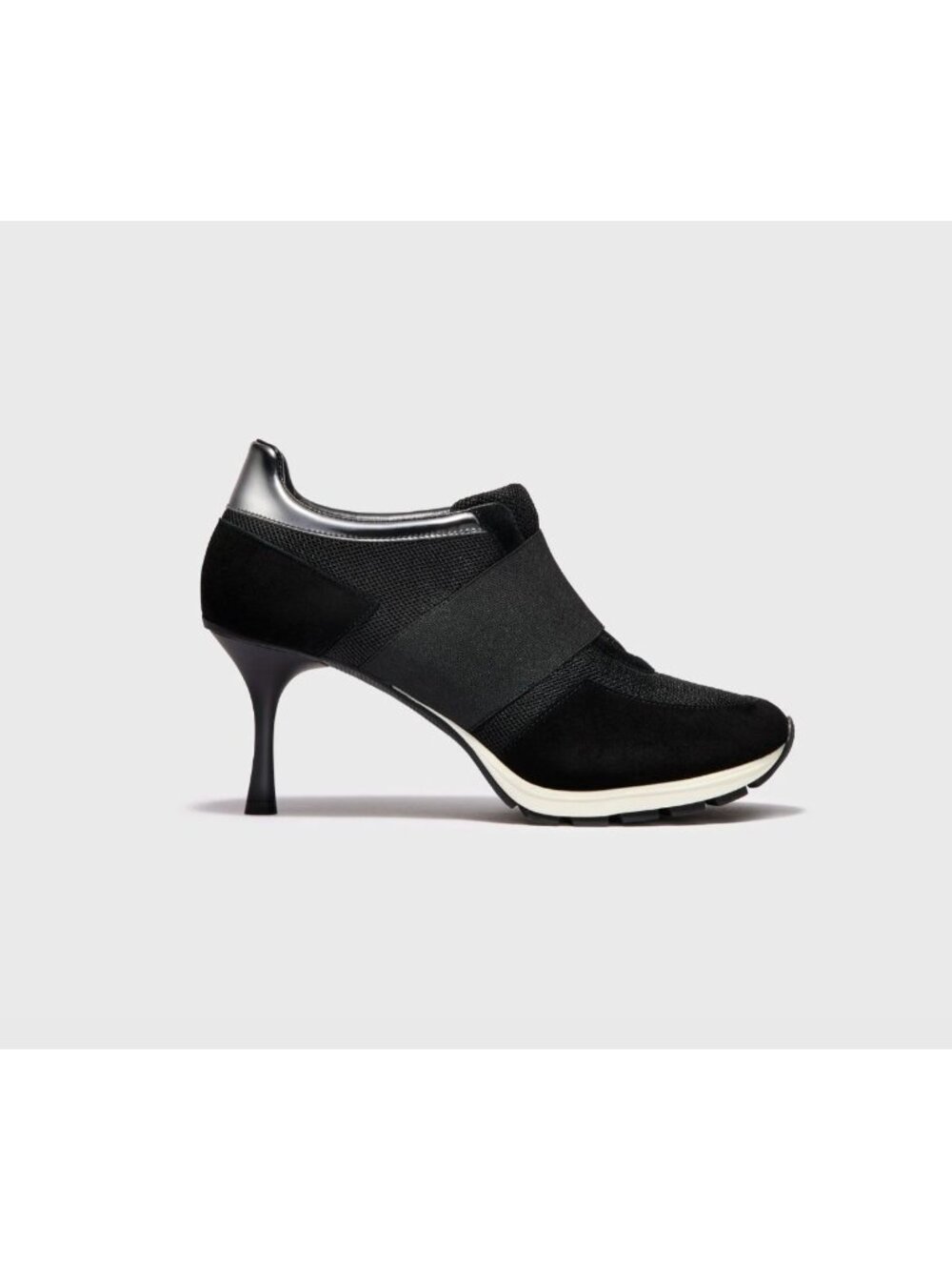 Sneex The Icon Black Hy-Heel Size 5 NWOB New